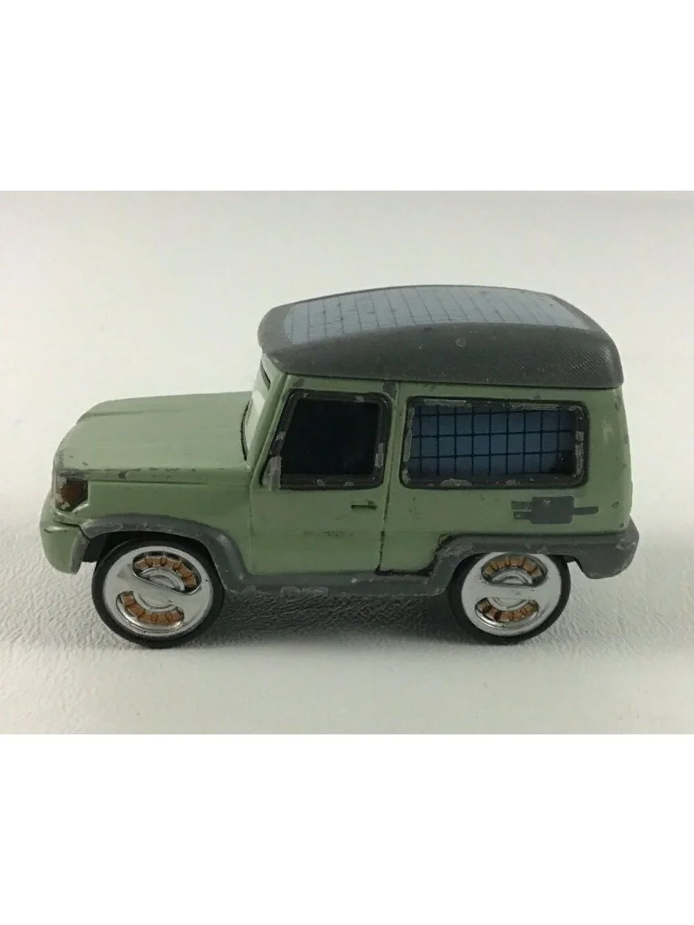 Disney Cars 2 Die Cast Vehicle Miles Axlerod 3